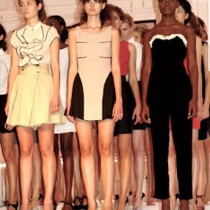 Nuj Novakhett Green Rufflw skirt Size 0